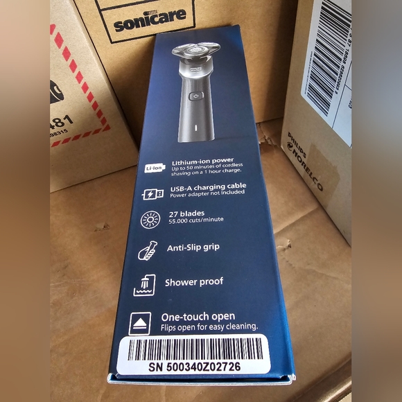 Philips Norelco Series 5000 Wet & Dry Men Rechargeable Electric Shaver X5004/84 - Picture 4 of 11